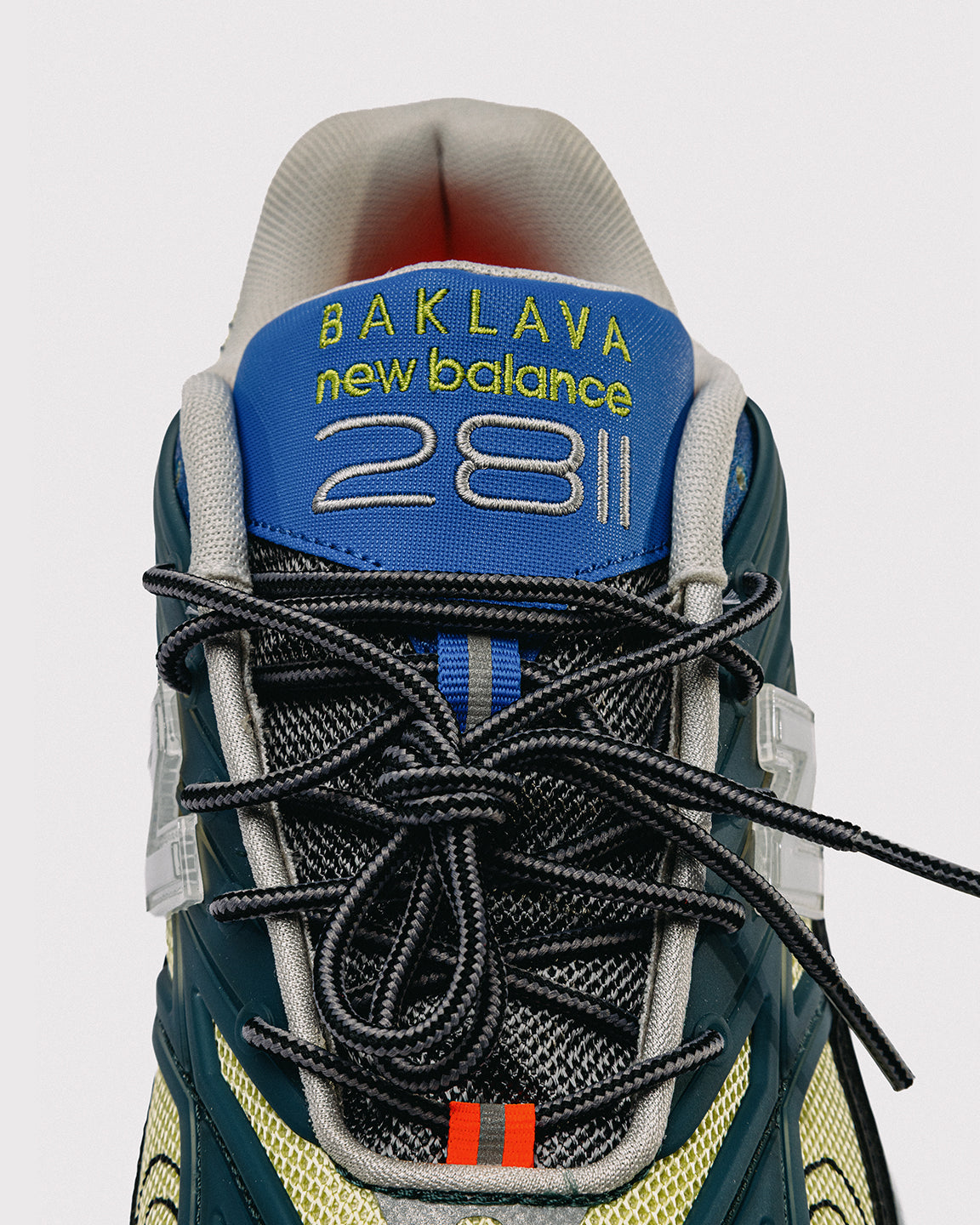 BAKLAVA x NEW BALANCE 2811 "MIKROČPSKE"